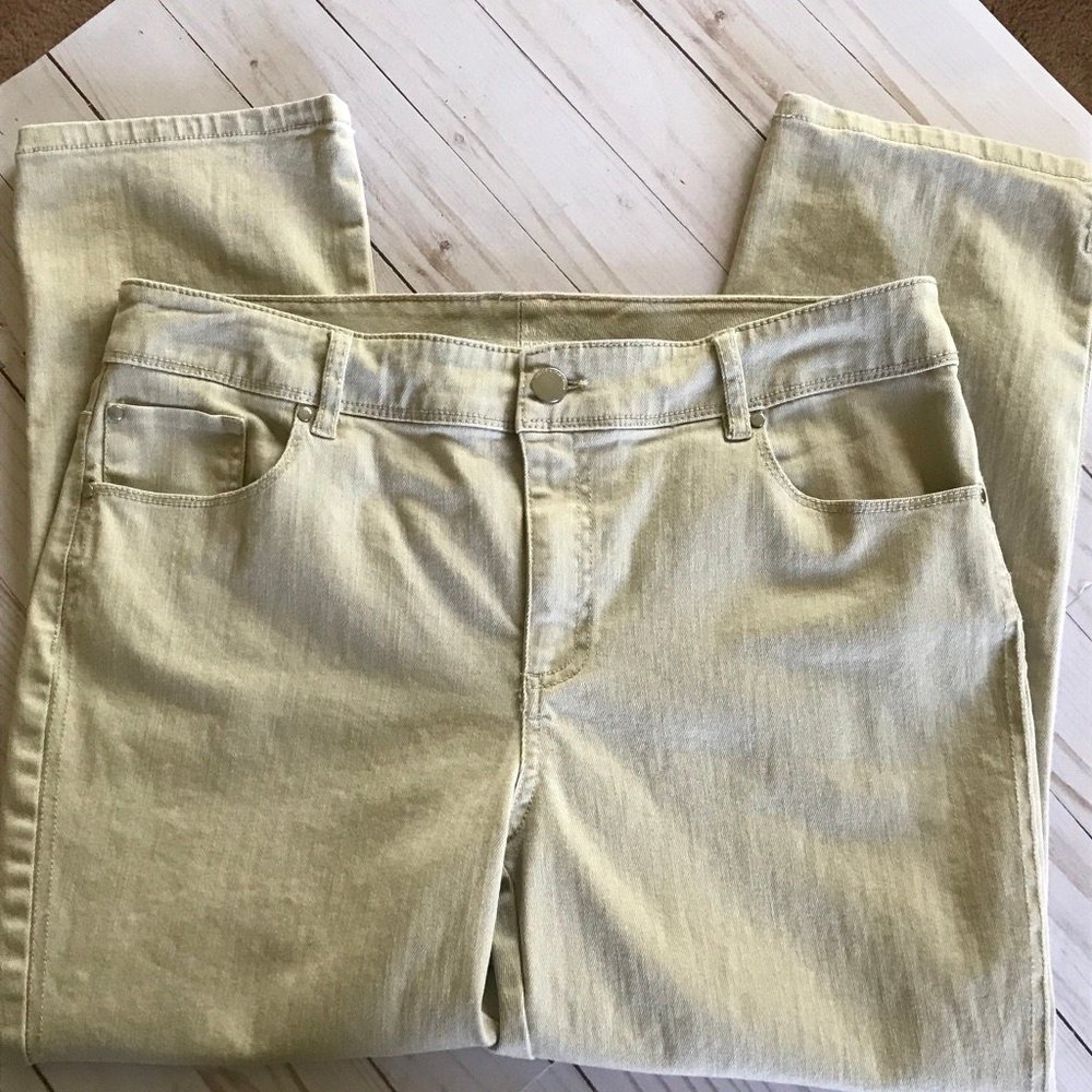Chico’s Platinum Slim Capri Cropped Khaki Jeans